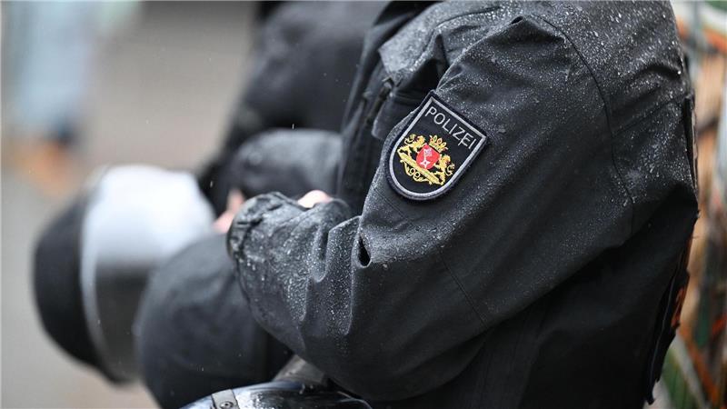 Die Bremer Polizei hat zwei Demonstrationen begleitet und dabei verschiedene Verstöße festgestellt. (Archivbild)