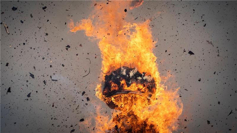 Die Brennung des „Bööggs“ dient  als Langfrist-Wettervorhersage 