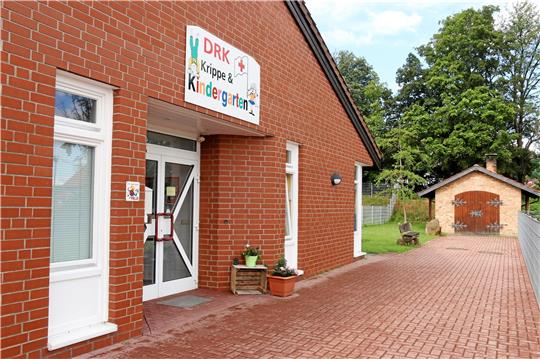 Die Buchstaben DRK stehen noch dran – aber die Döhrener Kita gehört ab jetzt den Johannitern.  Foto: Leifeld