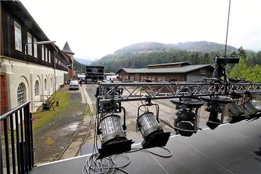 Die Bühne für die Open-Air-Nächste steht. Foto: Epping