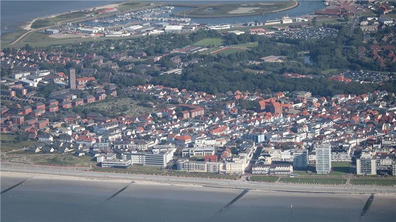 Neuer Sand für Norderney - Aufspülung beginnt im August Die Buhnenfelder im Westen der ostfriesischen Insel werden mit neuem Sand aufgespült - so soll Norderney vor Sturmfluten geschützt bleiben. (Archivbild)