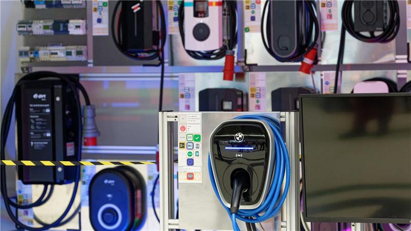 Die Bundesnetzagentur hat die elektrische Sicherheit von Wallboxen geprüft und festgestellt: Keine Gefahren für die Nutzerinnen und Nutzer. Auch die Funktechnik funktionierte. (Symbolbild)