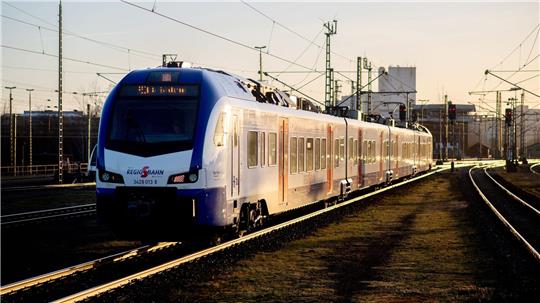Die Bundespolizei ermittelt gegen den Pfandsammler nun wegen gefährlichen Eingriffs in den Bahnverkehr. (Symbolbild) 