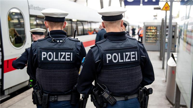 Die Bundespolizei kümmert sich auch um die Sicherheit auf Bahnhöfen. (Archiv)