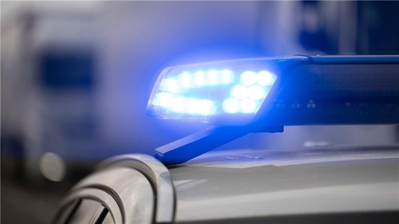 Die Bundespolizei rückt zu Durchsuchungen gegen mutmaßliche Schleuser in Wolfsburg und Hamburg aus. (Symbolbild) 