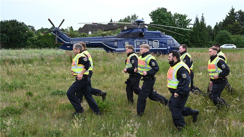 Die Bundespolizei verstärkt ihre Grenzkontrollen mit Hubschraubern.