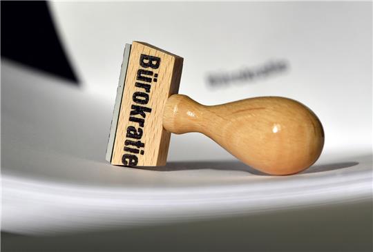 Die Bundesregierung kämpft gegen unnötige Bürokratie an.