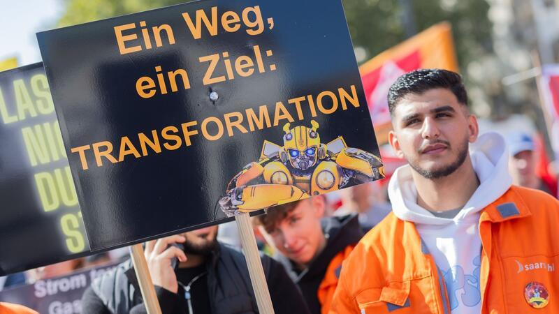 Welche Zukunft hat Stahlindustrie? Debatte bei „Stahlgipfel“ Die Bundesregierung sollte mit weiteren Maßnahmen die Stahlindustrie unterstützen, finden die Stahlbundesländer und die IG Metall.