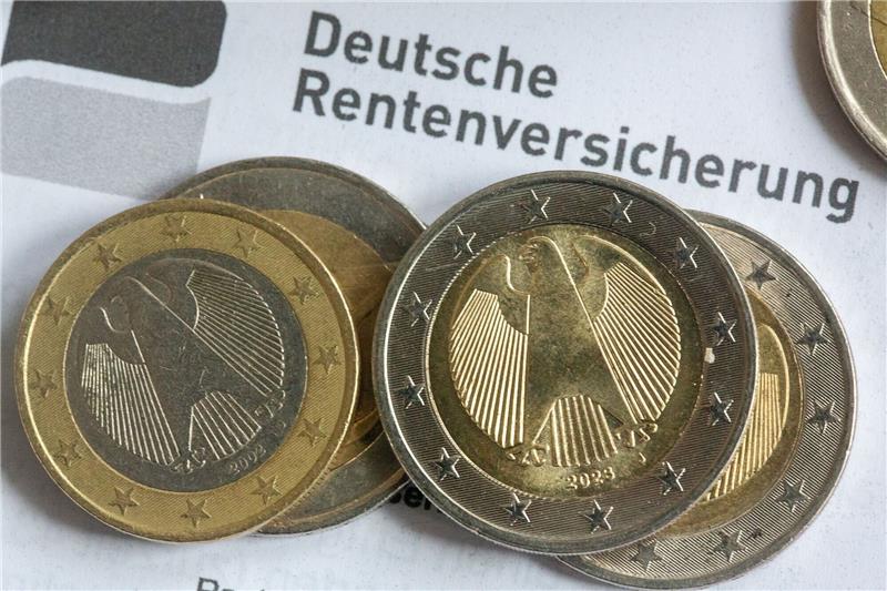 Die Bundesregierung verschiebt die Entscheidung über die geplante Rentenerhöhung.