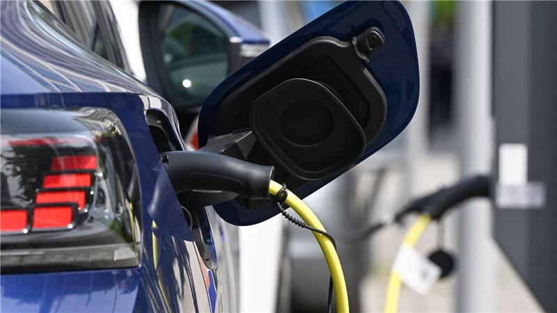 Die Bundesregierung will Elektromobilität einfach, zuverlässig und bezahlbar machen.