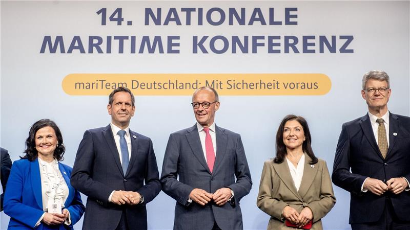 Die Bundesregierung will die maritime Wirtschaft mit einem 15-Punkte-Aktionsplan stärken. 