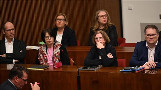 Die CDU-Fraktion hat kein Vertrauen mehr in die Senatorinnen der Linken. 