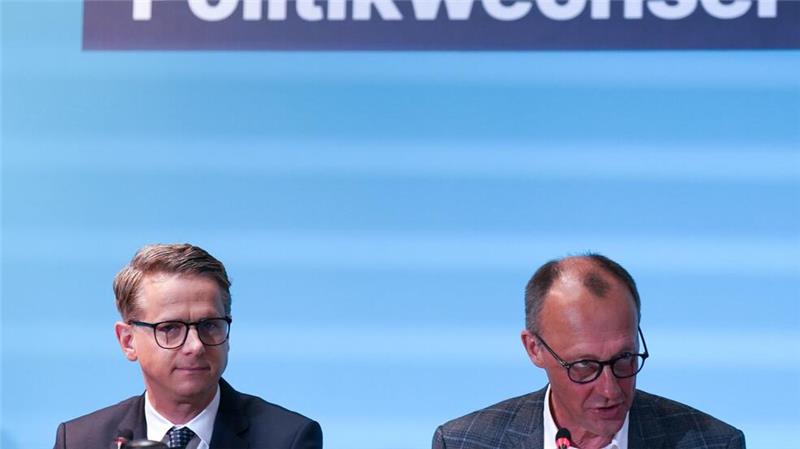 Die CDU will auf ihrem Wahlparteitag am Montag in Berlin ein Sofortprogramm beschließen, in dem sie den Bürgerinnen und Bürgern aus ihrer Sicht wichtige Punkte für den versprochenen Politikwechsel verspricht. Damit wollen die Christdemokraten in der Schlussphase des Wahlkampfs punkten. (Archivfoto)