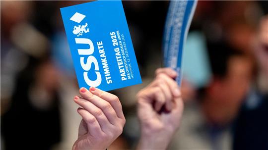 Die CSU hat etwas gegen befestigte Flaschendeckel,