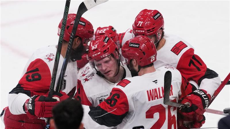 Die Carolina Hurricanes haben zum zweiten Mal den Stanley Cup gewonnen.