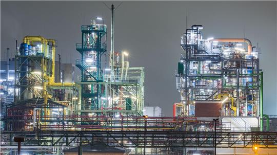 Die Chemie-Industrie verbraucht besonders viel Energie. (Archivbild)