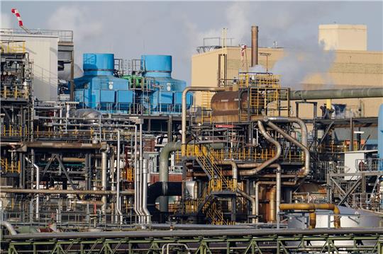 Die Chemiebranche hofft darauf, sich bald wieder zu erholen. Dazu gehört auch der Chemie-Standort Ludwigshafen in Rheinland-Pfalz, wo unter anderem BASF seinen Hauptsitz hat.