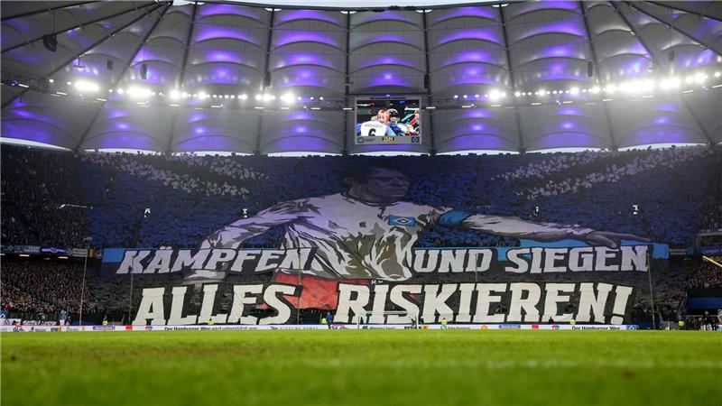 „Geiler Moment“: HSV gewinnt Derby-Spektakel gegen Bremen Die Choreographie der HSV-Fans vor dem Nordderby gegen Werder Bremen.