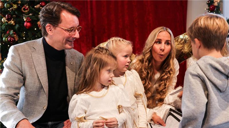 Die Christkindpostfiliale stehe für den besonderen Zauber der Vorweihnachtszeit, meinte Wüst.