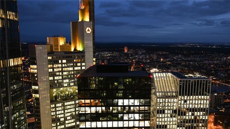 Trotz Rekordgewinns: Commerzbank streicht fast 4.000 Jobs Die Commerzbank will effizienter werden und streicht Tausende Stellen. (Archivbild)