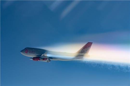 Die «Cosmic Girl» des amerikanischen Raumfahrtunternehmens Virgin Orbit: Dem ersten Start des umgebauten Jumbojets als fliegende Startrampe für Weltraum-Satelliten von britischem Boden aus stehen keine bürokratischen Hürden mehr im Weg.