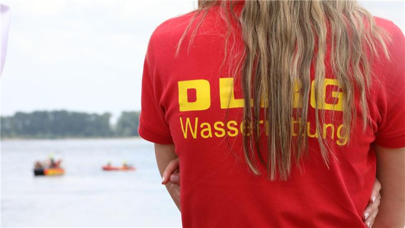 Die DLRG setzt sich für die Sicherheit beim Baden ein. (Symbolbild)