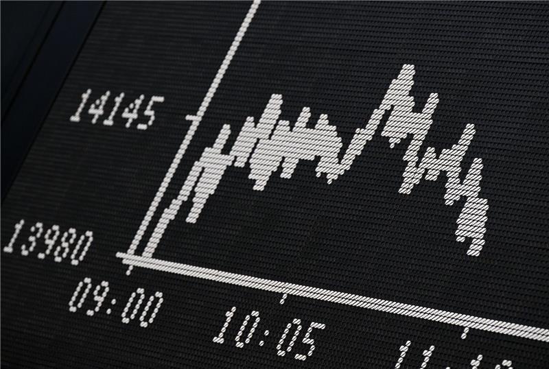 Umfrage: 39 Prozent misstrauen Aktien grundsätzlich Die Dax-Kurve der Frankfurter Wertpapierbörse stellt fallende Kurse dar. Viele Bürger stehen Aktien als langfristige Geldanlage nach wie vor skeptisch gegenüber.