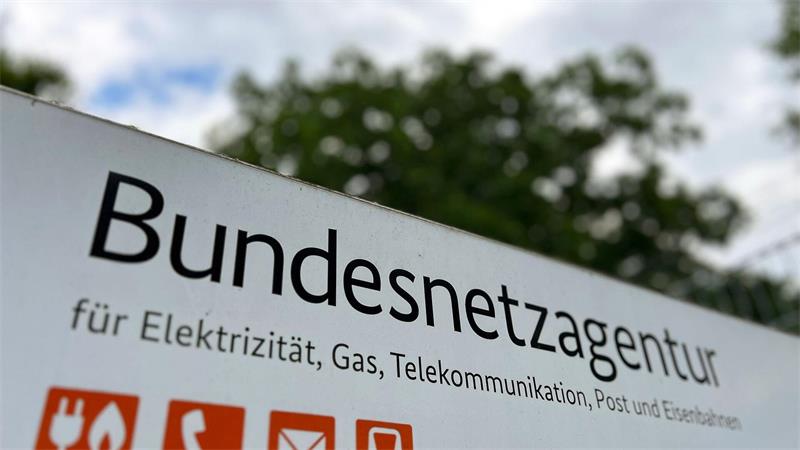Italo-Einstieg im Fernverkehr wird zum Rechtsstreit Die Deutsche Bahn geht gerichtlich gegen einen Beschluss der Bundesnetzagentur vor, mit dem der Wettbewerb im Fernverkehr gestärkt werden soll. (Symbolbild)