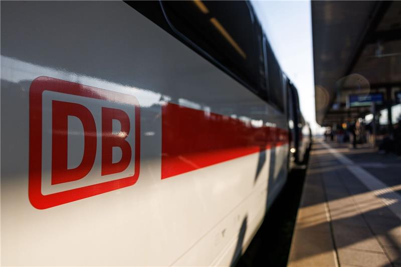 Die Deutsche Bahn meldet derzeit Probleme bei der Fahrplanauskunft.