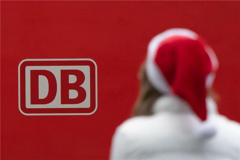 Bahn über Weihnachten wieder mit zusätzlichen Züge Die Deutsche Bahn stockt ihr Zugangebot über die Feiertage auf.