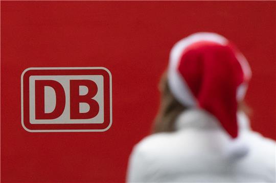 Die Deutsche Bahn stockt ihr Zugangebot über die Feiertage auf.