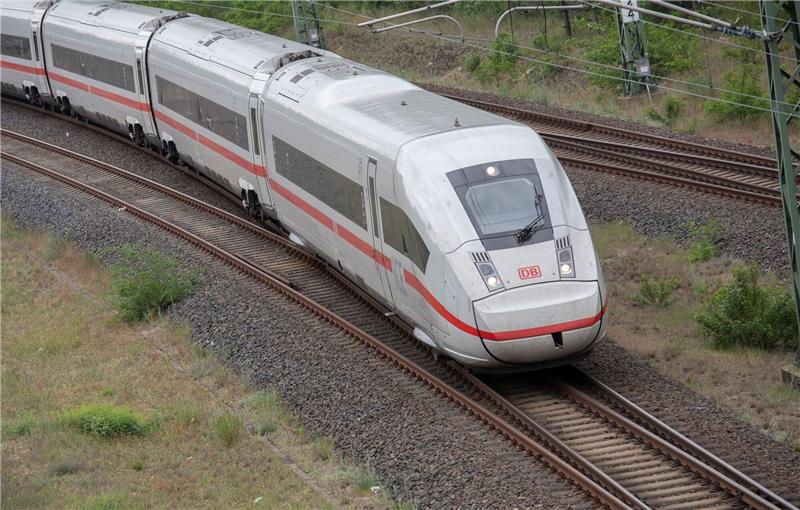 Die Deutsche Bahn will zunächst ihr Schienennetz sanieren.