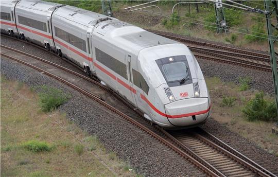 Die Deutsche Bahn will zunächst ihr Schienennetz sanieren.