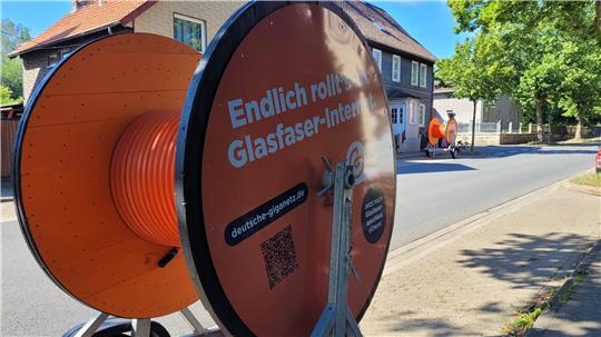 Die Deutsche Giga-Netz möchte in Bad Harzburg flächendeckend Glasfaser verlegen, braucht dazu aber im Vorfeld eine gewisse Zahl an Neukunden.