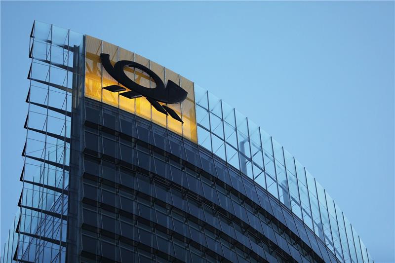Die Deutsche Post kommt bei der Erfüllung der Filialnetz-Pflicht voran.