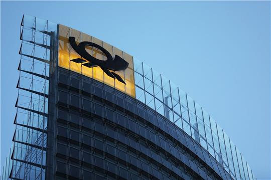 Die Deutsche Post kommt bei der Erfüllung der Filialnetz-Pflicht voran.
