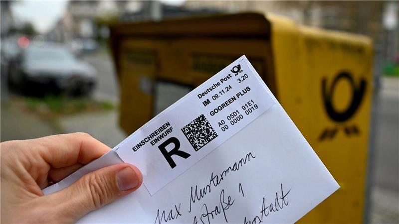 Post muss Werbung bei Haftung für Einschreiben ändern Die Deutsche Post muss künftig deutlich darauf hinweisen, dass bei gewöhnlichen Einschreiben die Haftung auf 25 Euro begrenzt ist. (Symbolbild)