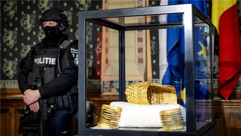 Die Diebe stahlen auch diesen Goldhelm. (Archivbild)