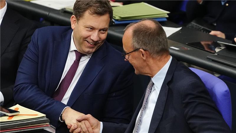 Die Diskussion um die Rente sorgte für Spannungen zwischen Union und SPD - jetzt ist das Rentenpaket durch den Bundestag.