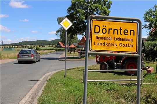 Die Dorfgemeinschaft Dörnten hat ihre eigene Smartphone-App entwickelt, damit sich Einwohner besser miteinander vernetzen können. Foto: Leifeld