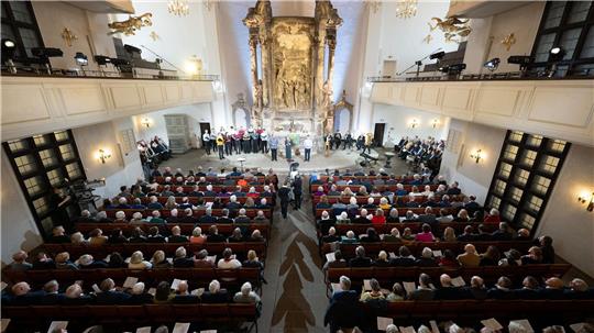 Die EKD-Ratsvorsitzende schlägt in der Frage des Friedens einen veränderten Kurs ein.