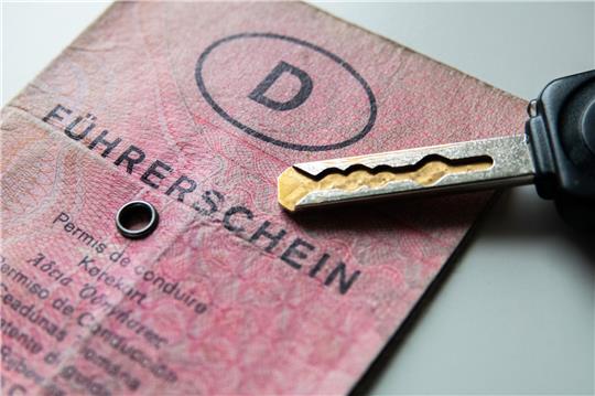 Die EU-Kommission plant, die Fahrtauglichkeit von Menschen ab 70 alle fünf Jahre zu überprüfen. Foto: picture alliance/dpa | Demy Becker