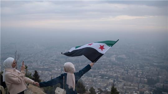 Die EU will mit der Aufhebung der Wirtschaftssanktionen den Wiederaufbau Syriens ermöglichen.