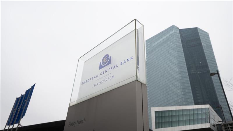 Die EZB fährt auf Sicht und lässt die Leitzinsen stabil.