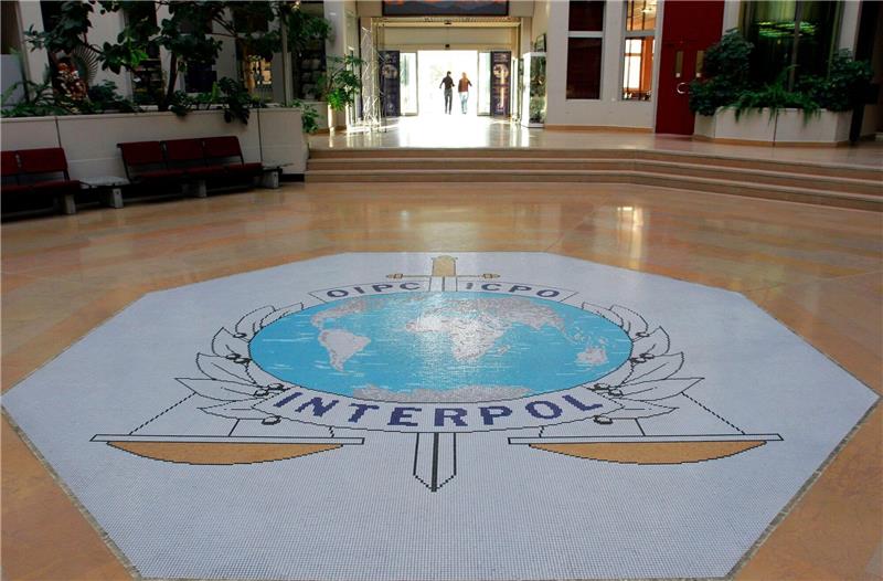 Frauenmorde: Interpol will auch deutsche Fälle aufklären Die Eingangshalle der Interpol-Zentrale in Lyon.