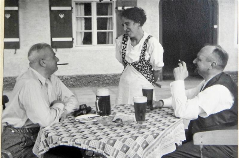 Historisches Reisetagebuch aus Braunlage verfilmt Die Einkehr in Gasthäusern und Biergärten ist für die drei Braunlager ein wichtiger Teil ihrer Reise durch Bayern.