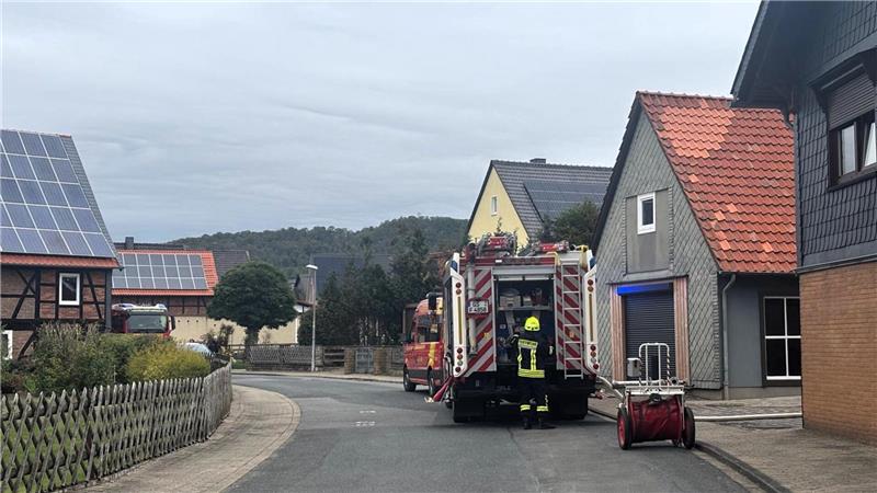 Die Einsatzkräfte der Feuerwehr haben die Situation schnell im Griff.