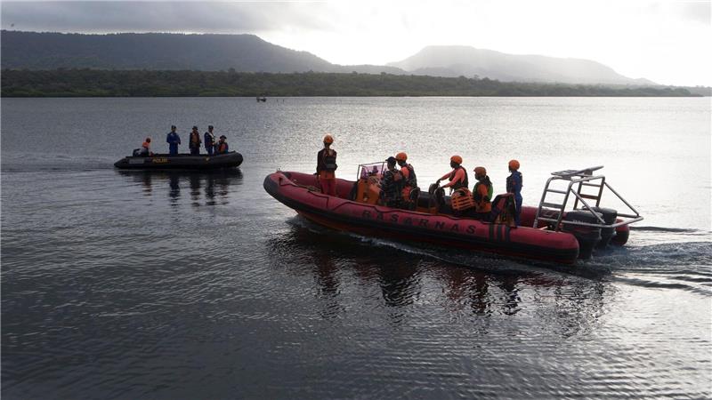 Fährunglück vor Bali: Suche nach Vermissten dauert an Die Einsatzkräfte hatten die Suche nach Dutzenden Vermissten am Morgen wieder aufgenommen.