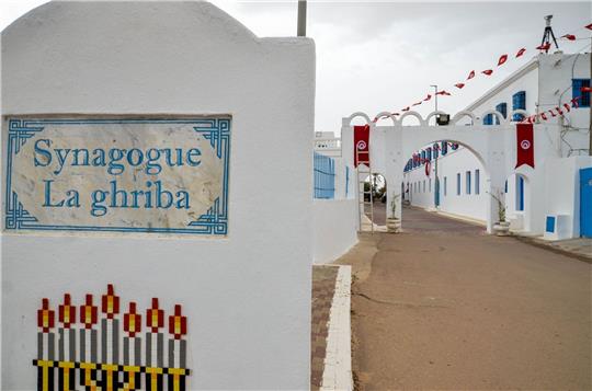 Die El-Ghriba-Synagoge ist ein wichtiges Bauwerk für die jüdische Gemeinde auf der tunesischen Insel Djerba.