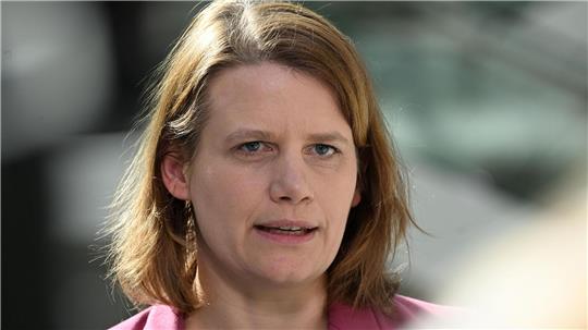 Die Elektromobilität brauche neuen Schwung – jetzt seien bessere Rahmenbedingungen gefragt, sagt Ministerin Julia Willie Hamburg. (Archivbild)